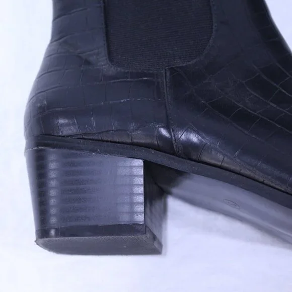 Lulu's Black Textured Ankle Booties - Picture 5 of 9